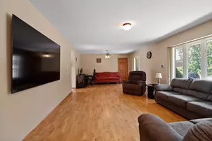 1251 N Mineral Springs Rd, Chesterton, IN 46304 - Photo 9