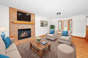 9925 Whitehall Garden, Munster, IN 46321 - Photo 5