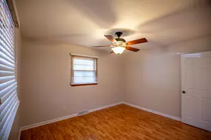 1060 N Vanderburg St, Gary, IN 46403 - Photo 11