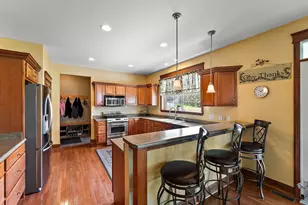 1144 Mary Ellen Dr, Crown Point, IN 46307 - Photo 9