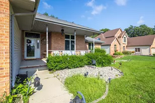 7114 Starling Dr, Schererville, IN 46375 - Photo 3