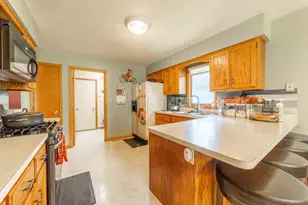 7114 Starling Dr, Schererville, IN 46375 - Photo 9