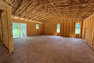 522 Oxford Rd, Kingsford Heights, IN 46346 - Photo 5