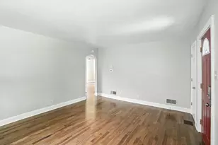 922 Garfield St, Hobart, IN 46342 - Photo 5