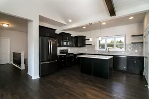 1761 Trailbrook Dr, Valparaiso, IN 46385 - Photo 5