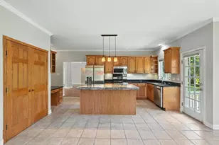 1121 Boxwood Dr, Munster, IN 46321 - Photo 11