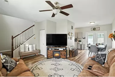 922 E 115th Place, Crown Point, IN 46307 - Photo 5