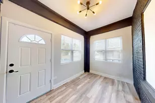 1379 Roosevelt Pl, Gary, IN 46404 - Photo 5