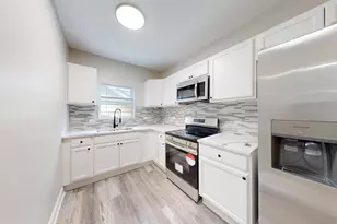 1379 Roosevelt Pl, Gary, IN 46404 - Photo 21