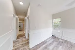 1379 Roosevelt Pl, Gary, IN 46404 - Photo 9