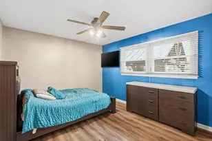 2949 W 76th Ln, Merrillville, IN 46410 - Photo 15