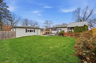 2949 W 76th Ln, Merrillville, IN 46410 - Photo 7