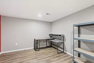 2949 W 76th Ln, Merrillville, IN 46410 - Photo 21