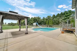 148 Timber Point Ct, Valparaiso, IN 46385 - Photo 5