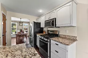 1544 Colonial Dr, Chesterton, IN 46304 - Photo 9