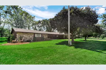 114 E Jersey Street, Hanna, IN 46340 - Photo 3