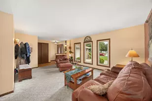 1012 Richmond Ct, Dyer, IN 46311 - Photo 3