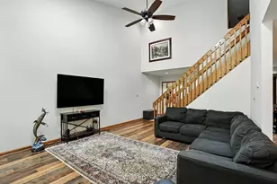 622 Brookside Dr, Crown Point, IN 46307 - Photo 7