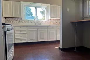 484 Grove Ave, Valparaiso, IN 46385 - Photo 5