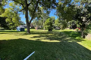 484 Grove Ave, Valparaiso, IN 46385 - Photo 27