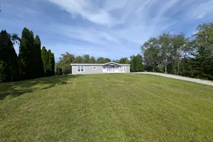 709 W Wilson St, Hebron, IN 46341 - Photo 17