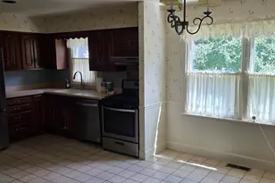 2106 Worthington Dr, Valparaiso, IN 46383 - Photo 13