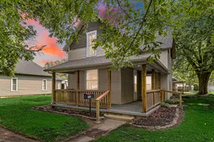 524 N Market St, Winamac, IN 46996 - Photo 1