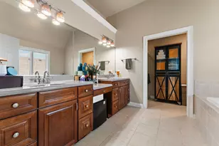 1127 Stonebridge Dr, Schererville, IN 46375 - Photo 17