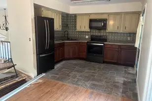 816 Water St, Hobart, IN 46342 - Photo 5