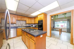 220 S Linda St, Hobart, IN 46342 - Photo 11