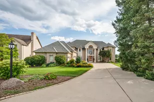 459 Surrey Hill Ln, Valparaiso, IN 46385 - Photo 3