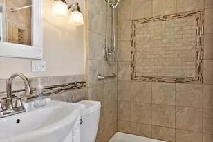 7911 Jackson Ave, Munster, IN 46321 - Photo 9