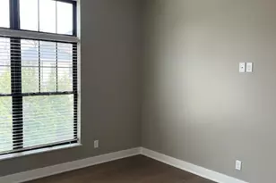 208 N Campbell St, Valparaiso, IN 46385 - Photo 17