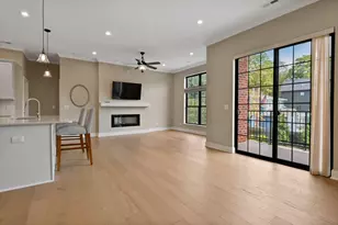 208 N Campbell St, Valparaiso, IN 46385 - Photo 5