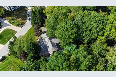 2102 Emmett Court, Valparaiso, IN 46385 - Photo 5