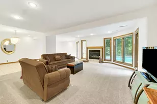 2102 Emmett Ct, Valparaiso, IN 46385 - Photo 25