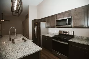 106 E Trett St, Wheatfield, IN 46392 - Photo 9