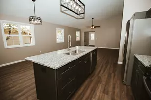 106 E Trett St, Wheatfield, IN 46392 - Photo 11