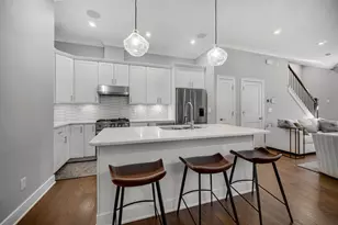 207 Academy St, Valparaiso, IN 46383 - Photo 9