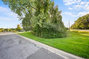 1310 Ludington Ln, Dyer, IN 46311 - Photo 29