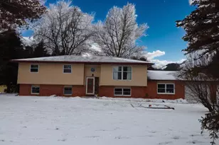 834 N 500 E, Valparaiso, IN 46383 - Photo 1