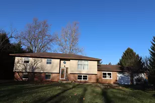 834 N 500 E, Valparaiso, IN 46383 - Photo 1