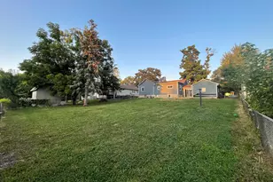 301 Hoffman St, Crown Point, IN 46307 - Photo 15