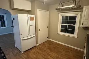 301 Hoffman St, Crown Point, IN 46307 - Photo 9