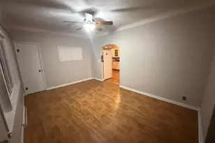 301 Hoffman St, Crown Point, IN 46307 - Photo 5