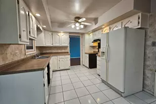 9123 Crestwood Ct, Munster, IN 46321 - Photo 9