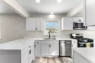 1321 Jackson St, Hobart, IN 46342 - Photo 9