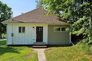 7014 N Bungalow Dr, New Carlisle, IN 46552 - Photo 9