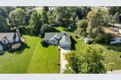 3216 W Greenbriar Lane, La Porte, IN 46350 - Photo 3