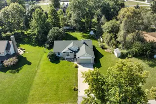 3216 W Greenbriar Ln, La Porte, IN 46350 - Photo 3